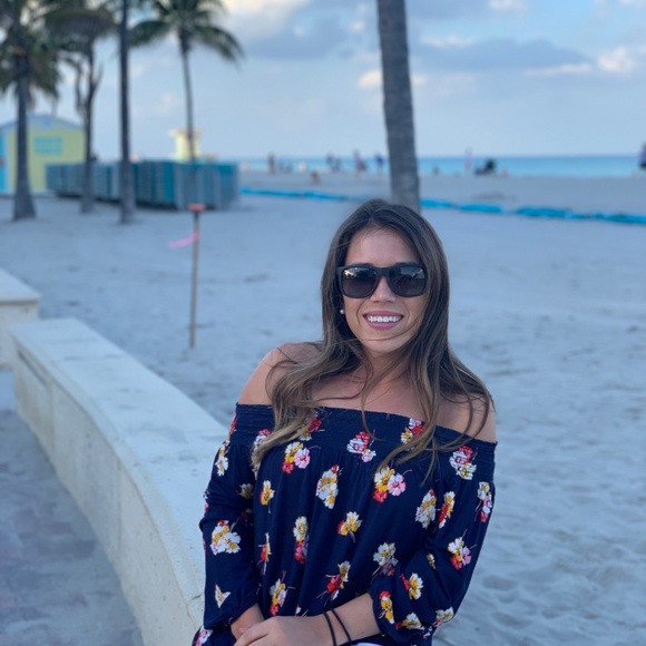 Meet your Posher, Michelle - Picture 1 of 1